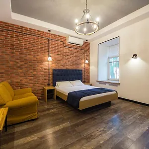 Апартаменты Loft Design On Desyatynnyi Ln, 7, Киев
