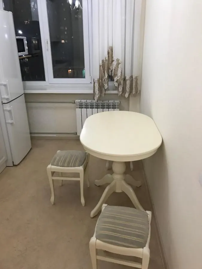 Sunny Apartment Overlooking The Royal Village Киев Украина