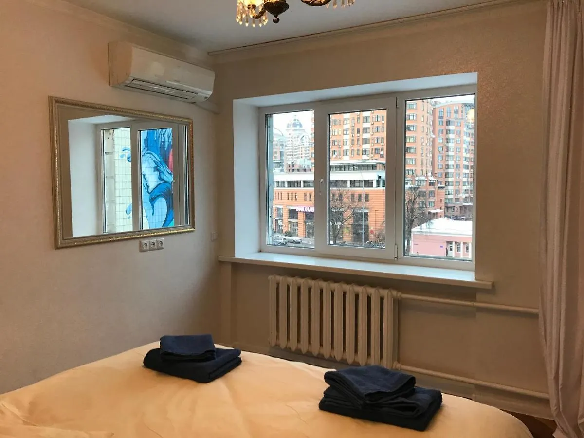 Sunny Apartment Overlooking The Royal Village Kiev 0*,  Ucrânia