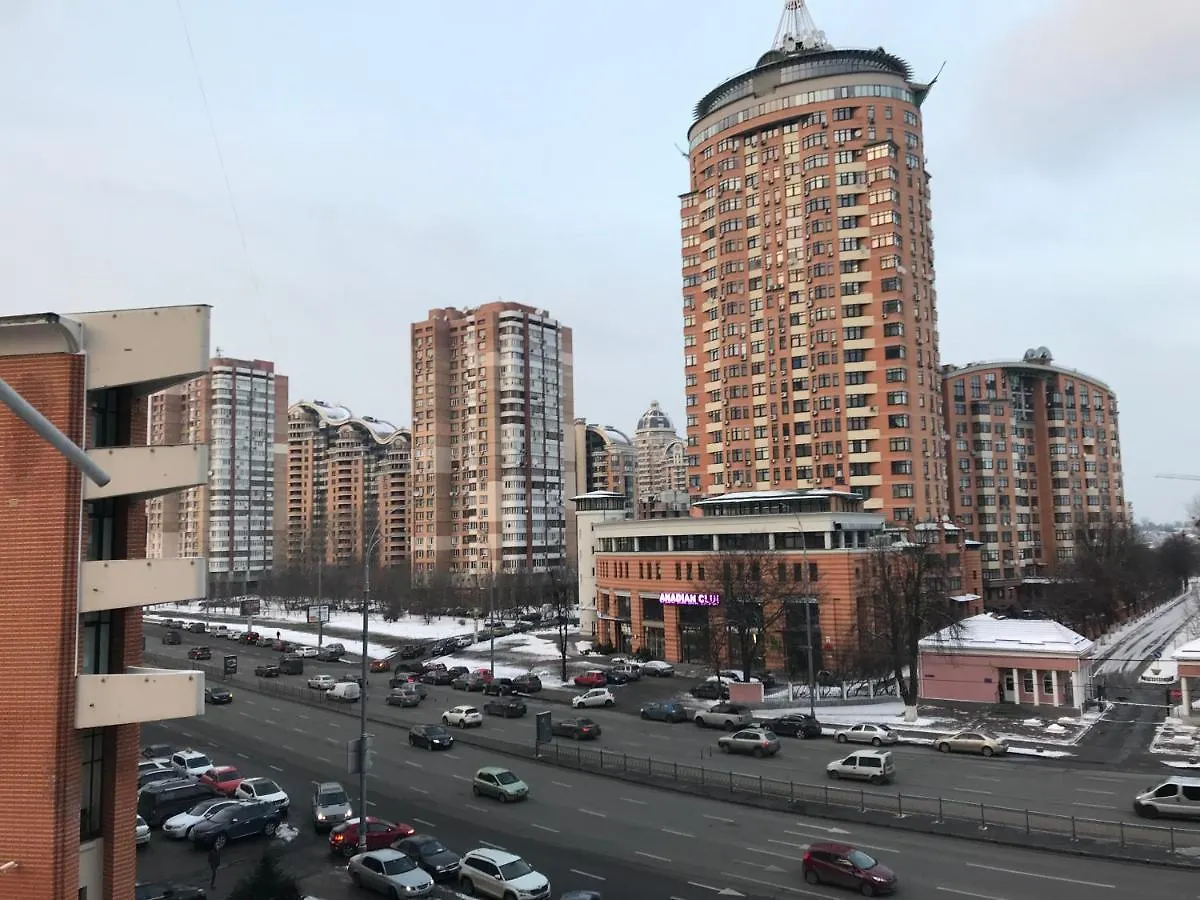 Sunny Apartment Overlooking The Royal Village Kiev Ucrânia